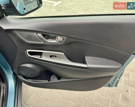 Синий Хендай Kona Electric, объемом двигателя 0 л и пробегом 134 тыс. км за 17800 $, фото 50 на Automoto.ua