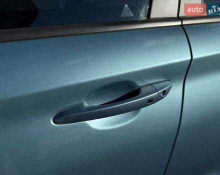 Синий Хендай Kona Electric, объемом двигателя 0 л и пробегом 165 тыс. км за 16800 $, фото 4 на Automoto.ua