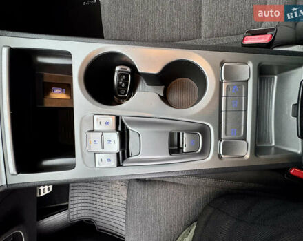 Синий Хендай Kona Electric, объемом двигателя 0 л и пробегом 134 тыс. км за 17800 $, фото 55 на Automoto.ua