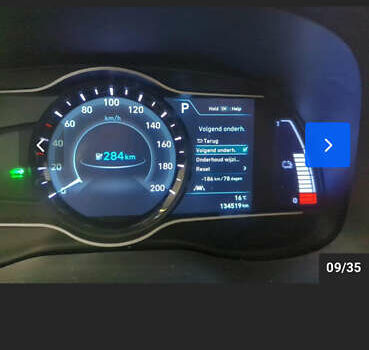 Синий Хендай Kona Electric, объемом двигателя 0 л и пробегом 134 тыс. км за 17800 $, фото 76 на Automoto.ua