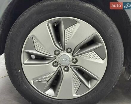 Синий Хендай Kona Electric, объемом двигателя 0 л и пробегом 116 тыс. км за 17604 $, фото 10 на Automoto.ua