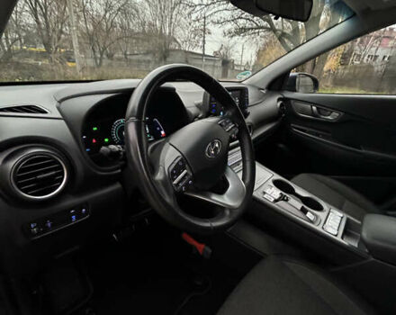 Синий Хендай Kona Electric, объемом двигателя 0 л и пробегом 118 тыс. км за 16780 $, фото 12 на Automoto.ua