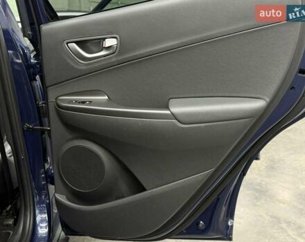 Синий Хендай Kona Electric, объемом двигателя 0 л и пробегом 128 тыс. км за 17625 $, фото 24 на Automoto.ua