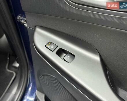 Синий Хендай Kona Electric, объемом двигателя 0 л и пробегом 116 тыс. км за 17604 $, фото 32 на Automoto.ua