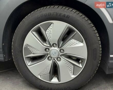 Синий Хендай Kona Electric, объемом двигателя 0 л и пробегом 128 тыс. км за 17625 $, фото 6 на Automoto.ua