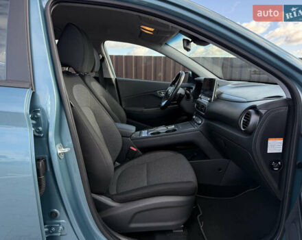 Синий Хендай Kona Electric, объемом двигателя 0 л и пробегом 165 тыс. км за 16800 $, фото 16 на Automoto.ua