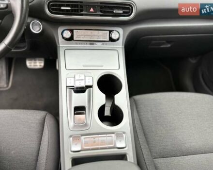 Синий Хендай Kona Electric, объемом двигателя 0 л и пробегом 49 тыс. км за 19950 $, фото 106 на Automoto.ua