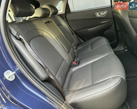 Синий Хендай Kona Electric, объемом двигателя 0 л и пробегом 65 тыс. км за 18500 $, фото 117 на Automoto.ua