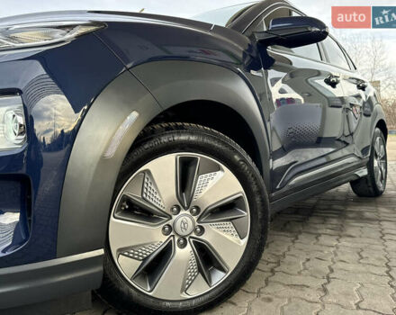 Синий Хендай Kona Electric, объемом двигателя 0 л и пробегом 65 тыс. км за 18500 $, фото 30 на Automoto.ua