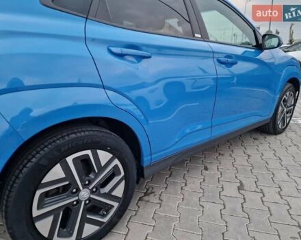 Синий Хендай Kona Electric, объемом двигателя 0 л и пробегом 95 тыс. км за 16600 $, фото 10 на Automoto.ua