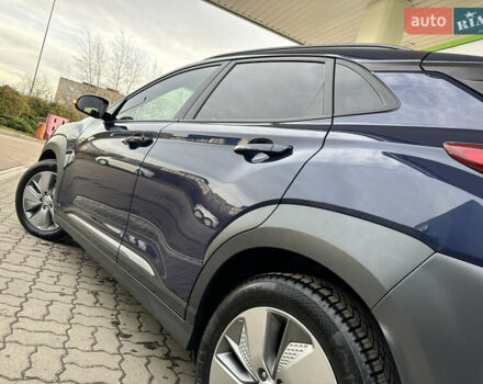 Синий Хендай Kona Electric, объемом двигателя 0 л и пробегом 65 тыс. км за 18500 $, фото 53 на Automoto.ua