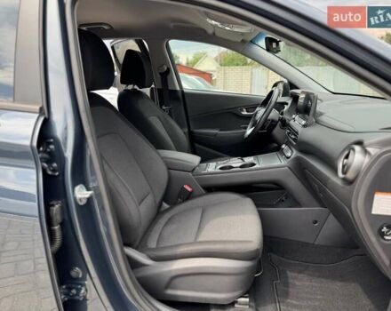 Синий Хендай Kona Electric, объемом двигателя 0 л и пробегом 84 тыс. км за 17900 $, фото 24 на Automoto.ua