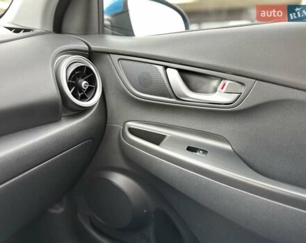 Синий Хендай Kona Electric, объемом двигателя 0 л и пробегом 49 тыс. км за 19950 $, фото 120 на Automoto.ua