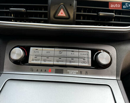 Синий Хендай Kona Electric, объемом двигателя 0 л и пробегом 65 тыс. км за 18500 $, фото 109 на Automoto.ua