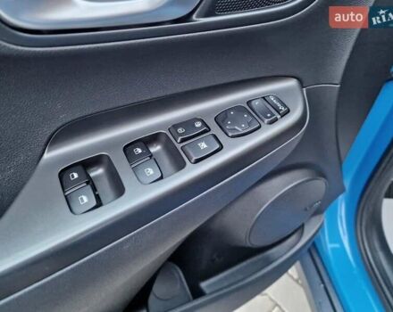 Синий Хендай Kona Electric, объемом двигателя 0 л и пробегом 95 тыс. км за 16600 $, фото 21 на Automoto.ua