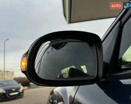 Синий Хендай Kona Electric, объемом двигателя 0 л и пробегом 65 тыс. км за 18500 $, фото 44 на Automoto.ua