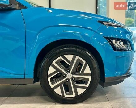 Синий Хендай Kona Electric, объемом двигателя 0 л и пробегом 31 тыс. км за 17700 $, фото 4 на Automoto.ua