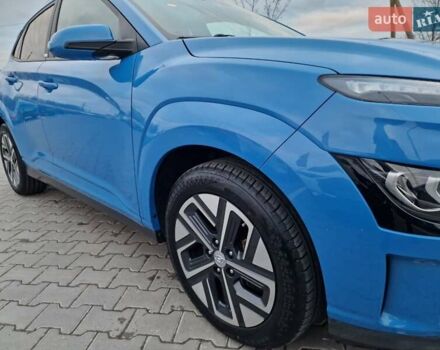 Синий Хендай Kona Electric, объемом двигателя 0 л и пробегом 95 тыс. км за 16600 $, фото 7 на Automoto.ua
