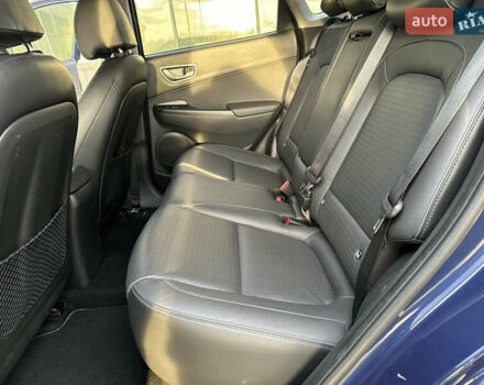 Синий Хендай Kona Electric, объемом двигателя 0 л и пробегом 65 тыс. км за 18500 $, фото 85 на Automoto.ua