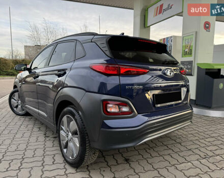 Синий Хендай Kona Electric, объемом двигателя 0 л и пробегом 65 тыс. км за 18500 $, фото 49 на Automoto.ua