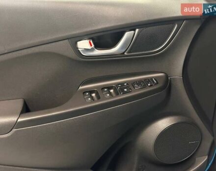 Синий Хендай Kona Electric, объемом двигателя 0 л и пробегом 31 тыс. км за 17700 $, фото 12 на Automoto.ua