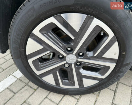 Синий Хендай Kona Electric, объемом двигателя 0 л и пробегом 50 тыс. км за 16500 $, фото 21 на Automoto.ua