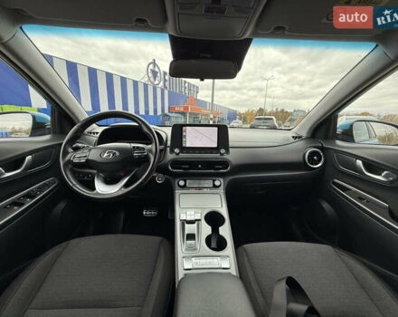 Синий Хендай Kona Electric, объемом двигателя 0 л и пробегом 50 тыс. км за 16500 $, фото 15 на Automoto.ua