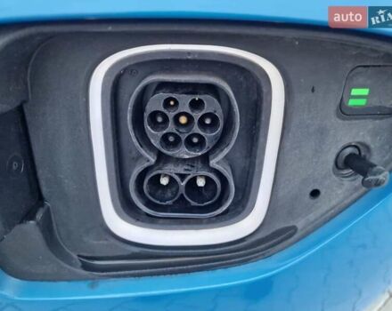 Синий Хендай Kona Electric, объемом двигателя 0 л и пробегом 95 тыс. км за 16600 $, фото 4 на Automoto.ua