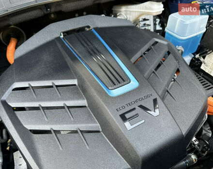 Синий Хендай Kona Electric, объемом двигателя 0 л и пробегом 65 тыс. км за 18500 $, фото 127 на Automoto.ua