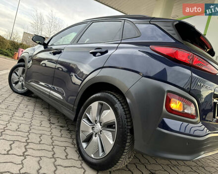 Синий Хендай Kona Electric, объемом двигателя 0 л и пробегом 65 тыс. км за 18500 $, фото 52 на Automoto.ua