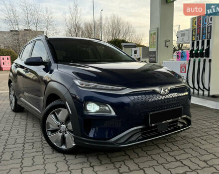 Синий Хендай Kona Electric, объемом двигателя 0 л и пробегом 65 тыс. км за 18500 $, фото 2 на Automoto.ua