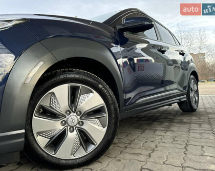 Синий Хендай Kona Electric, объемом двигателя 0 л и пробегом 65 тыс. км за 18500 $, фото 32 на Automoto.ua
