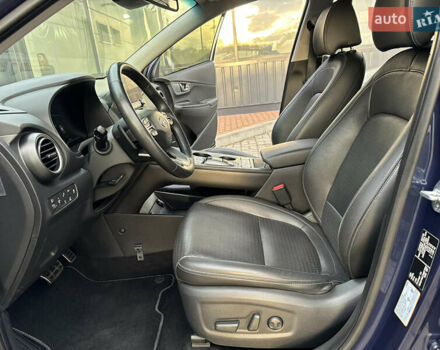 Синий Хендай Kona Electric, объемом двигателя 0 л и пробегом 65 тыс. км за 18500 $, фото 71 на Automoto.ua