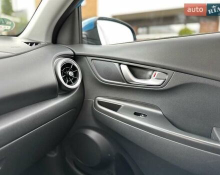 Синий Хендай Kona Electric, объемом двигателя 0 л и пробегом 49 тыс. км за 19950 $, фото 121 на Automoto.ua