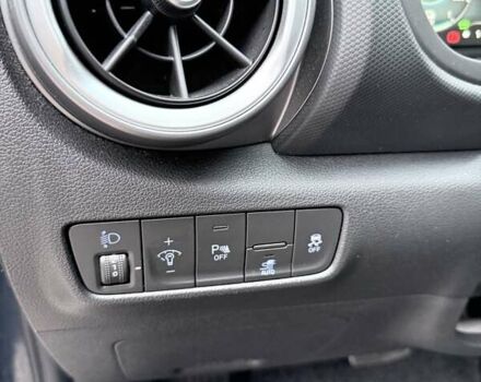 Синий Хендай Kona Electric, объемом двигателя 0 л и пробегом 60 тыс. км за 16300 $, фото 17 на Automoto.ua