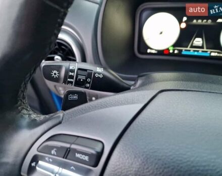 Синий Хендай Kona Electric, объемом двигателя 0 л и пробегом 95 тыс. км за 16600 $, фото 27 на Automoto.ua
