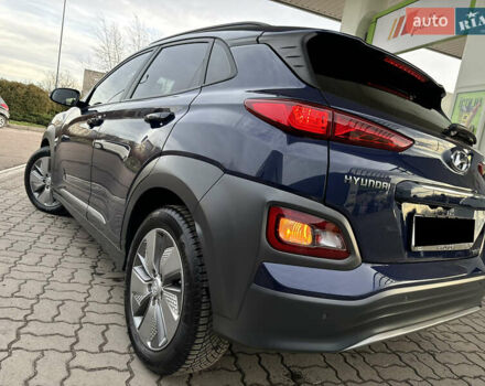 Синий Хендай Kona Electric, объемом двигателя 0 л и пробегом 65 тыс. км за 18500 $, фото 51 на Automoto.ua