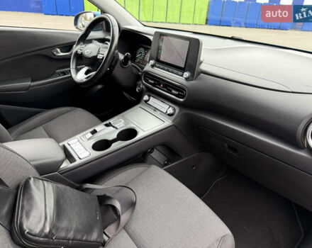 Синий Хендай Kona Electric, объемом двигателя 0 л и пробегом 50 тыс. км за 16500 $, фото 30 на Automoto.ua