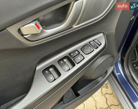 Синий Хендай Kona Electric, объемом двигателя 0 л и пробегом 65 тыс. км за 18500 $, фото 68 на Automoto.ua