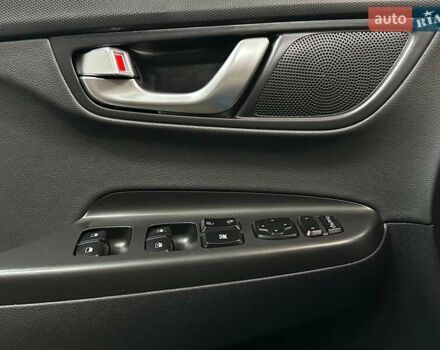 Синій Хендай Kona Electric, об'ємом двигуна 0 л та пробігом 69 тис. км за 22900 $, фото 4 на Automoto.ua