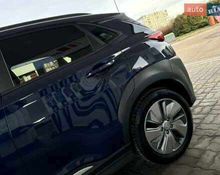Синий Хендай Kona Electric, объемом двигателя 0 л и пробегом 65 тыс. км за 18500 $, фото 42 на Automoto.ua