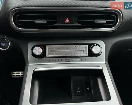 Синій Хендай Kona Electric, об'ємом двигуна 0 л та пробігом 69 тис. км за 22900 $, фото 68 на Automoto.ua