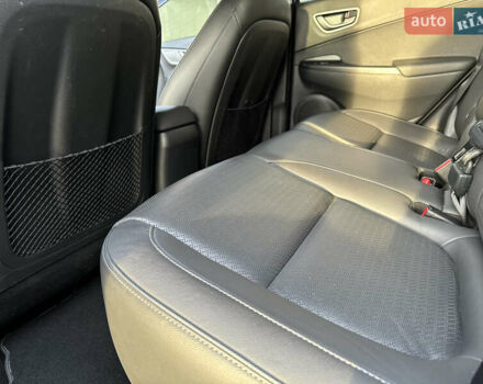 Синий Хендай Kona Electric, объемом двигателя 0 л и пробегом 65 тыс. км за 18500 $, фото 88 на Automoto.ua