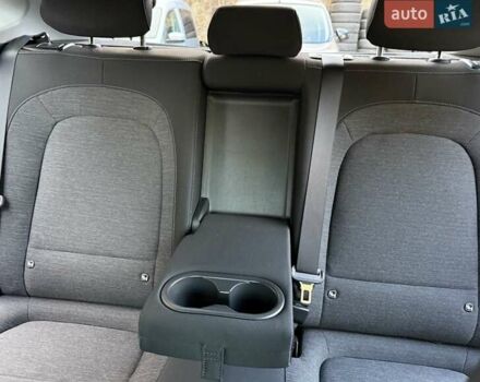 Синій Хендай Kona Electric, об'ємом двигуна 0 л та пробігом 74 тис. км за 16950 $, фото 51 на Automoto.ua