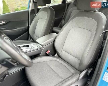 Синий Хендай Kona Electric, объемом двигателя 0 л и пробегом 49 тыс. км за 19950 $, фото 122 на Automoto.ua