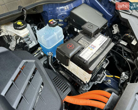 Синий Хендай Kona Electric, объемом двигателя 0 л и пробегом 65 тыс. км за 18500 $, фото 128 на Automoto.ua