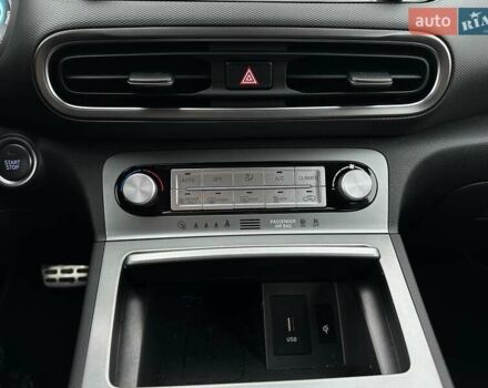 Синій Хендай Kona Electric, об'ємом двигуна 0 л та пробігом 69 тис. км за 22900 $, фото 10 на Automoto.ua