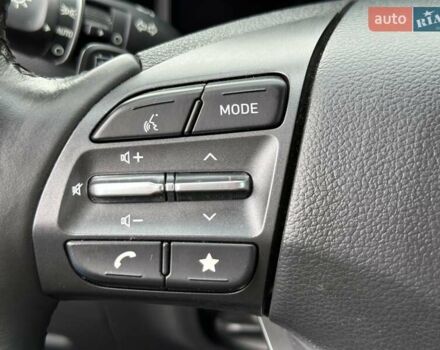 Синий Хендай Kona Electric, объемом двигателя 0 л и пробегом 49 тыс. км за 19950 $, фото 102 на Automoto.ua