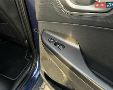 Синий Хендай Kona Electric, объемом двигателя 0 л и пробегом 65 тыс. км за 18500 $, фото 114 на Automoto.ua