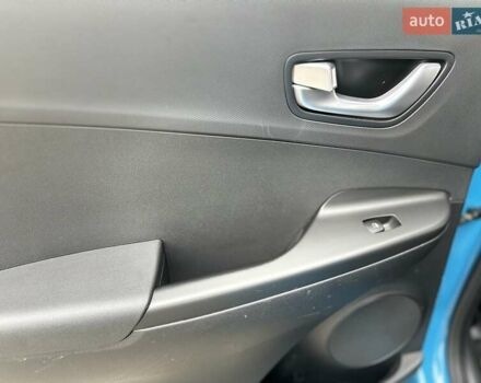 Синий Хендай Kona Electric, объемом двигателя 0 л и пробегом 49 тыс. км за 19950 $, фото 95 на Automoto.ua